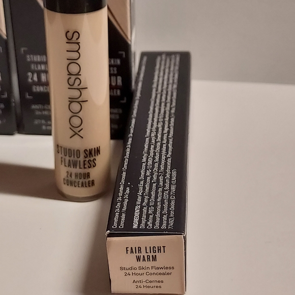 SMASHBOX Studio Skin Flawless 24 Hour Concealer *FAIR LIGHT WARM* - Picture 4 of 5